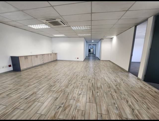 662M² OFFICE TO LET IN HALFWAY GARDENS